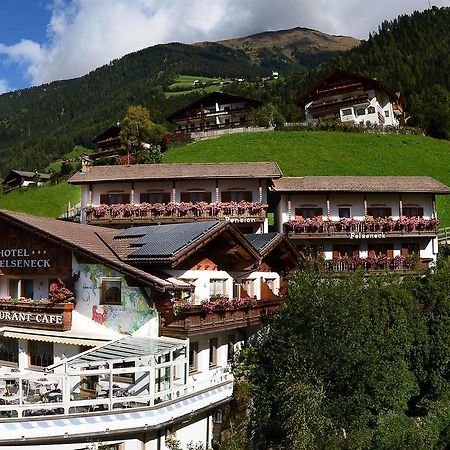 Pension Felseneck San Leonardo in Passiria Bagian luar foto